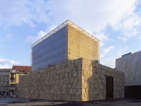 Synagoge am Jakobsplatz | © Roland Halbe