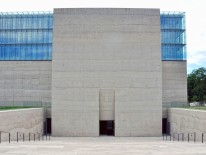 Eingang mit Portalwand | © Staatliches Museum Ägyptischer Kunst,  Fotografin: Marianne Franke