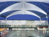 Terminal 2 mit Vorplatz