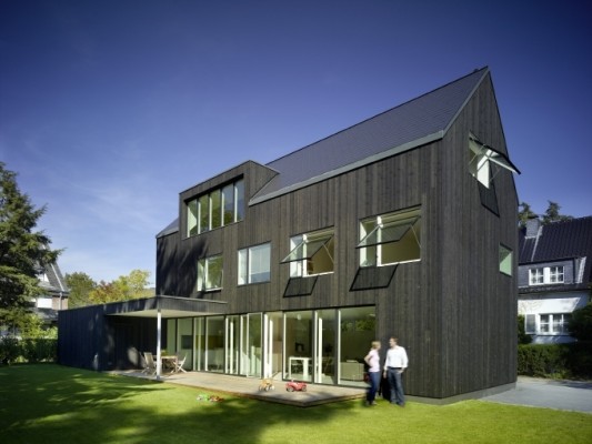 2. Platz: Einfamilienhaus in Düsseldorf von Leona Geitner | © HÄUSER / Michael Reisch