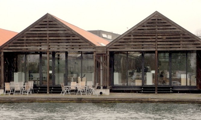 Schlicht aber schick: modernisierte Speicherhallen am Hafen