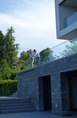 Von der obersten Terrasse die Aussicht auf den Ammersee genießen...