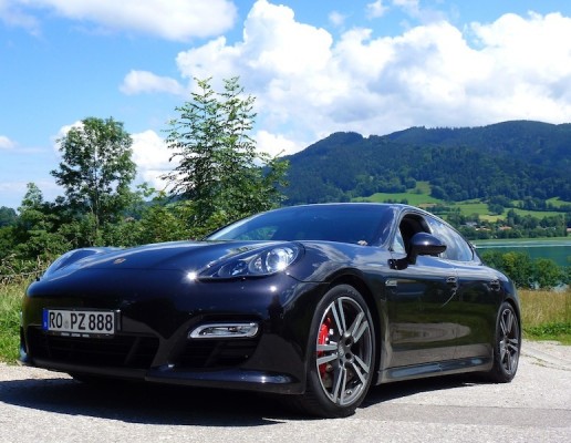 Shooting mit dem Panamera GTS: 4,8 Ltr., 8-Zylinder V-Motor mit 430 PS