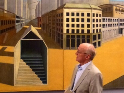Nerdinger vor einem der Highlghts der Ausstellung - dem Wandgemälde ‘La citta analoga‘ für die XV. Triennale di Milano 1973