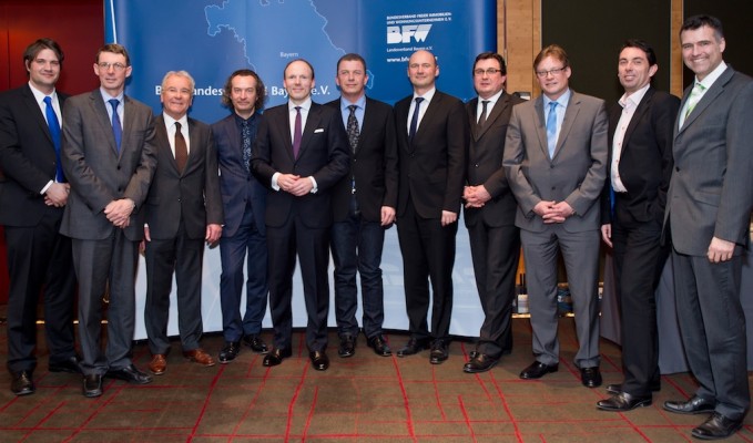 Landesvorstand (v.l.n.r.: GF Dr. Thomas Geppert, Christian Bretthauer, Helmut Schiedermair, Vizepräsident Prof. Dr. Matthias Ottmann, Präsident Andreas Eisele, Vizepräsident Alexander Hofmann, Dr. Jürgen Büllesbach, Alexander Summa, Ralf Possinger, Christian Winkler, Michael Wallner)