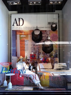 Das Schaufenster von Massimo Dutti - man unterstützt sich gegenseitig...