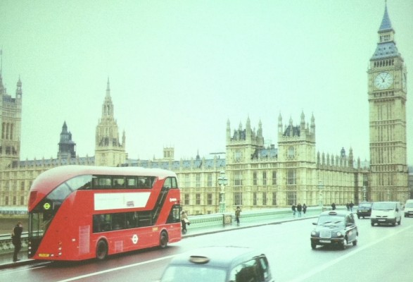 New Bus for London, aus der Feder des Heatherwick Studios
