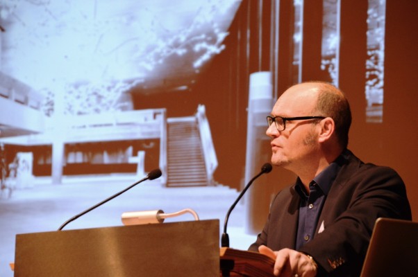 Olaf Gisbertz, Initiator des Architektursymposiums