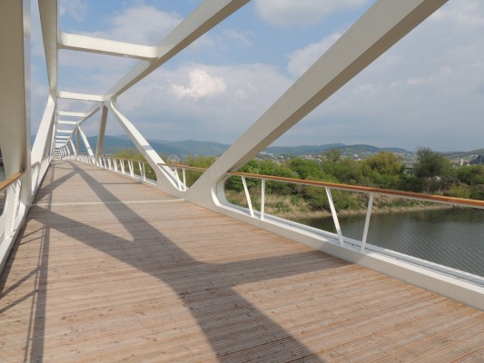 Die neue Brücke für Fußgänger und Radfahrer