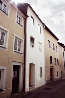 Anerkennung: Sanierung eines kleinen, schmalen Altstadthauses in Pappenheim aus dem 18. Jahrhundert von Architekt Michael Aurel Pichler. © Michael Aurel Pichler