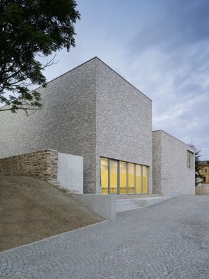 Anerkennung: Erweiterungsbau des Museums Luthers Sterbehaus in Eisleben in mehrschaliger Bauweise von Architekt „von M“, Stuttgart. © Zooey Braun, Stuttgart