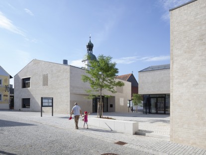 Hauptpreis: Die neue Ortsmitte von Wettstetten von Bembé Dellinger Architekten, Greifenberg. © Stefan Müller-Naumann