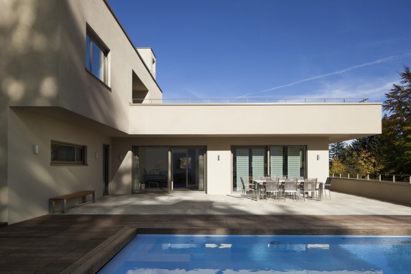 Neubau einer Villa mit Schwimmbad