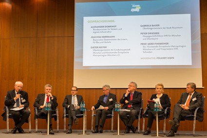 Peter Driessen, Dieter Reiter, Alexander Dobrindt, Moderator: Folkert Kiepe, Joachim Herrmann, Gabriele Bauer, Prof. Gerd Finkbeiner © Anja Wechsler