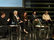 Karlheinz Beer, Ministerialrätin Gabriele Engel, Dr. Lore Mühlbauer, Rami Kasbari und Rawi Alazar (v.l.n.r.); © Volker Derlath