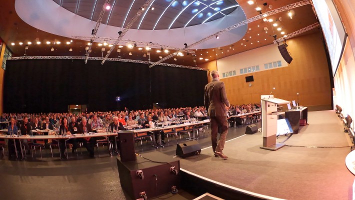 Der bereits  4. Poroton-Mauerwerkskongress findet neben München am 22. Februar auch am 1. März in Ulm statt. - Bild: Schlagmann Poroton