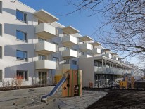 Rückansicht Bauernbräuweg mit Kita und Freiflächen © Foto: Roland Weegen