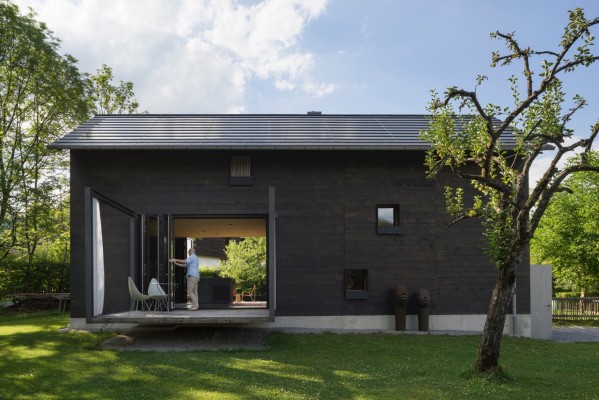 Ferienhaus am Auerbach, Oberaudorf; Christine Arnhard Innenarchitektin und Markus Eck Architekt, München; Foto: Florian Holzherr