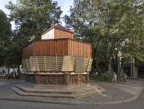 „Fountain of Fortune", Projekt der „Shabby shabby apartments" München; © Philipp Dettmer, Julian von der Schulenburg