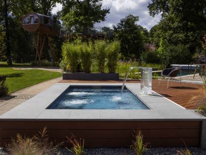 Minipool als Aqua-Lounge, Outdoor-Whirlpool und architektonisches Element in einem.