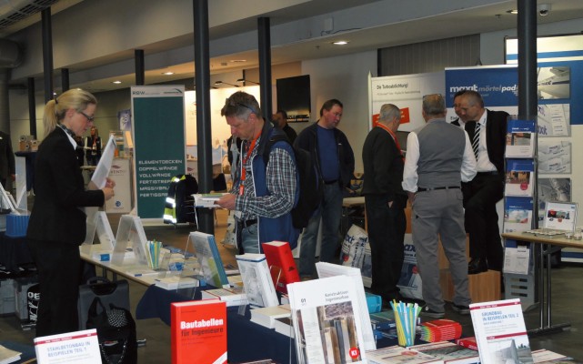 In München-Unterschleißheim wird der Mauerwerkskongress von einer umfangreichen Fachausstellung begleitet © Schlagmann Poroton