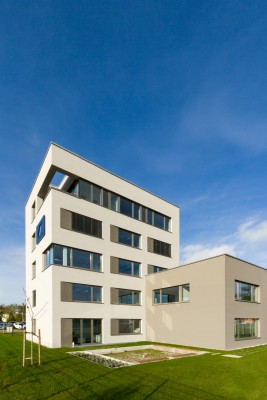 Neubau eines Bürogebäudes mit Café