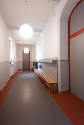 Eichendorff-Grundschule, Augsburg. Adrianowytsch Architekten BDA, Augsburg. Foto: Roman Adrianowytsch