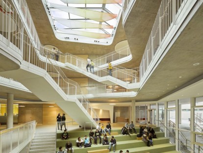 Mittelschule mit Sporthalle, Gersthofen. Behnisch Architekten, München. Foto: David Matthiessen