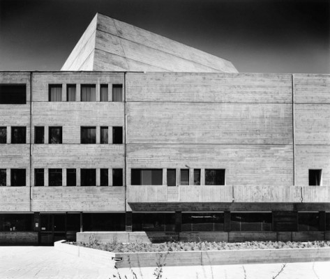 Foto: Sigrid Neubert, Hardt-Waltherr Hämer und Marie-Brigitte Hämer-Buro Stadttheater, Ingolstadt 1966. © Staatliche Museen zu Berlin, Kunstbibliothek