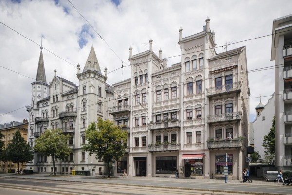 Mietshäuser von Karl Albert Gollwitzer in der Volkhartstraße in Augsburg, unter Ludwig II. zwischen 1885 und 1890 errichtet. © Ulrike Myrzik / Architekturmuseum der TU Muenchen