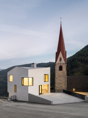 Haus der Vereine in Schalders, Stifter + Bachmann Architekten mit Cez Calderan Zanovello Architetti, 2017; Foto: © Oliver Jaist