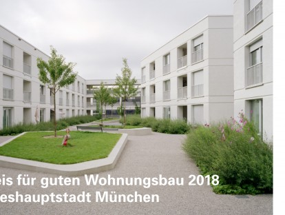 Foto: Schels / Pk. Odessa Wohnanlage: Isoldenstraße 35-41, Schwabing-West; Bauherrin: GEWOFAG Holding GmbH, München; Architektur: 03 Architekten GmbH, München; Landschaftsarchitektur: studio B Landschaftsarchitektur,München