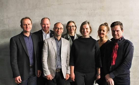 Der neue Vorstand des bdla Bayern (v.l.n.r.): Dr. Johannes Gnädinger, Kajetan Winzer, Andreas Rockinger, Doris Grabner, Prof. Dr. Swantje Duthweiler, Nicole Meier, Tilman Latz. Foto: Ulrich Stefan Knoll / bdla Bayern