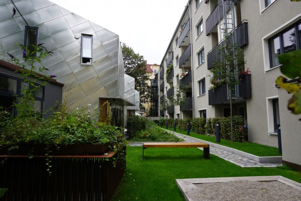 Auszeichnung Wohnungsbau: Nachverdichtung mit drei Stadthäusern und Tiefgarage, München. Foto: Dr. Uta Gelbke