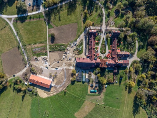 Neuaufbau eines Bauernhauses