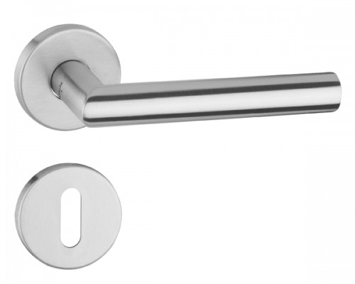 Klares Design an Tür und Fenster