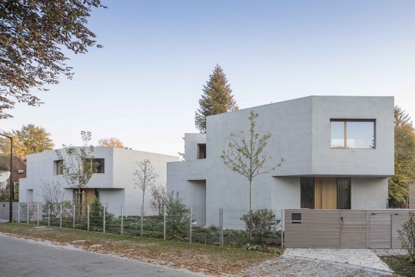 Straßenseite Haus der Familie und Gästehaus. © Michael Heinrich