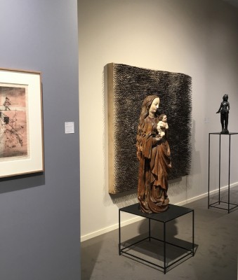 Die Düsseldorfer Galerie Beck und Eggeling zeigte unter dem Titel "Perfect Match" Pärchen von besonderer Spannung. Madonna vor Uecker-Nägeln. Toll!