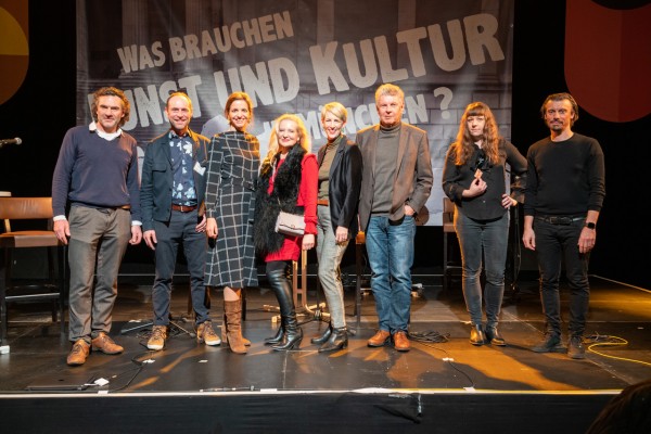 Corbinian Böhm, David Süß, Kristina Frank, Susanne Hermanski, Katrin Habenschaden, Dieter Reiter, Gabi Blum, Christos Chantzaras. Foto: Florian A. Betz