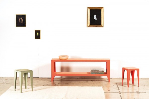 Möbel aus dem nachhaltigen Holzwerkstoff Neolign aus recycelten Holzfasern. © WYE