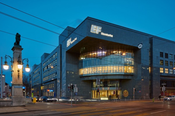 Neue EF-Filiale in der ehemaligen Schweizer Börse in Zürich. Foto © De Pasquale Maffini