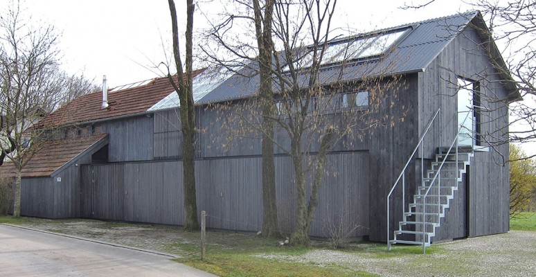 Atelierhaus Hofberg, Emmering/Bayern von Stolz Architekten, Rosenheim. Foto: Elisabeth Mehrl