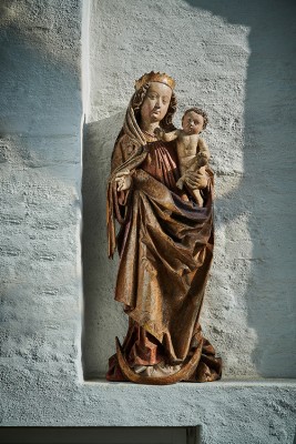 ┬® Europäische Skulpturen Dr. Rainer Jungbauer. Maria mit Kind, Schwäbisch, um 1480, Lindenholz, H. 121 cm