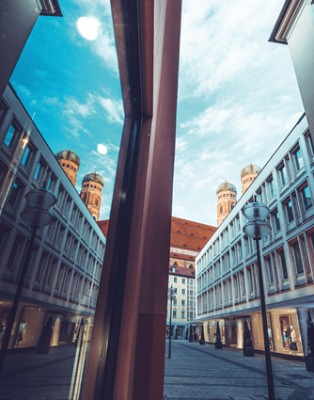 Die Innenstadt von München an der Frauenkirche. Foto © Franz Sussbauer