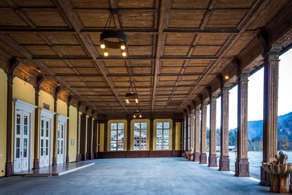Die Halle im Wildbad Kreuth erinnert an vergangene Zeiten; © pixabay/stux