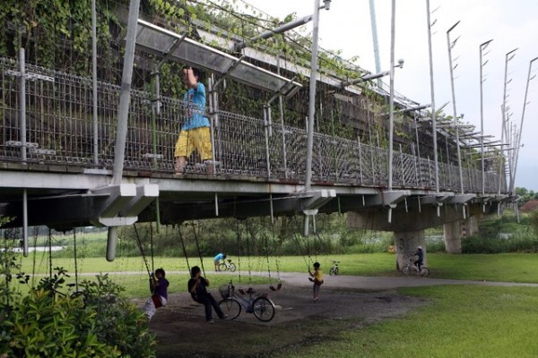 Jin-Mei parasitärer Fußgängerweg über den Yilan Fluss. Foto: © Fieldoffice Architects und Sheng-Yuan Huang