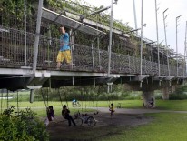 Jin-Mei parasitärer Fußgängerweg über den Yilan Fluss. Foto: © Fieldoffice Architects und Sheng-Yuan Huang