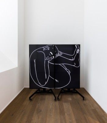 „It is all in his head": Installation von Özgür Kar; © BNKR