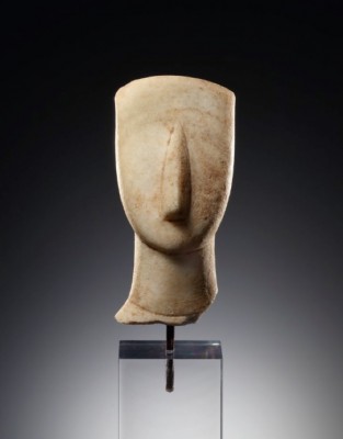 Kopf eines Kykladenidols, Goulandris-Meister zugeschrieben, Griechisch, Frühkykladisch II, 2500 - 2400 v. Chr. © Galerie Cahn
