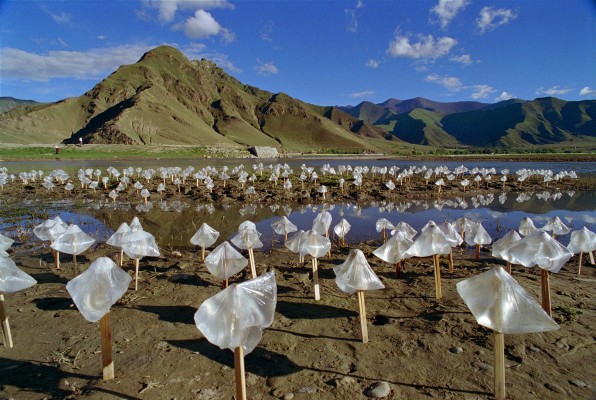 Yin Xiuzhen Living Water, 1996 C-Print 102 x 153 cm © Yin Xiuzhen Courtesy Pace Gallery